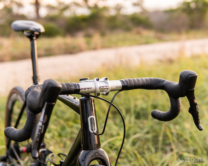 Zipp Service Course 70 XPLR handlebar and stem review - LA VELOCITA.